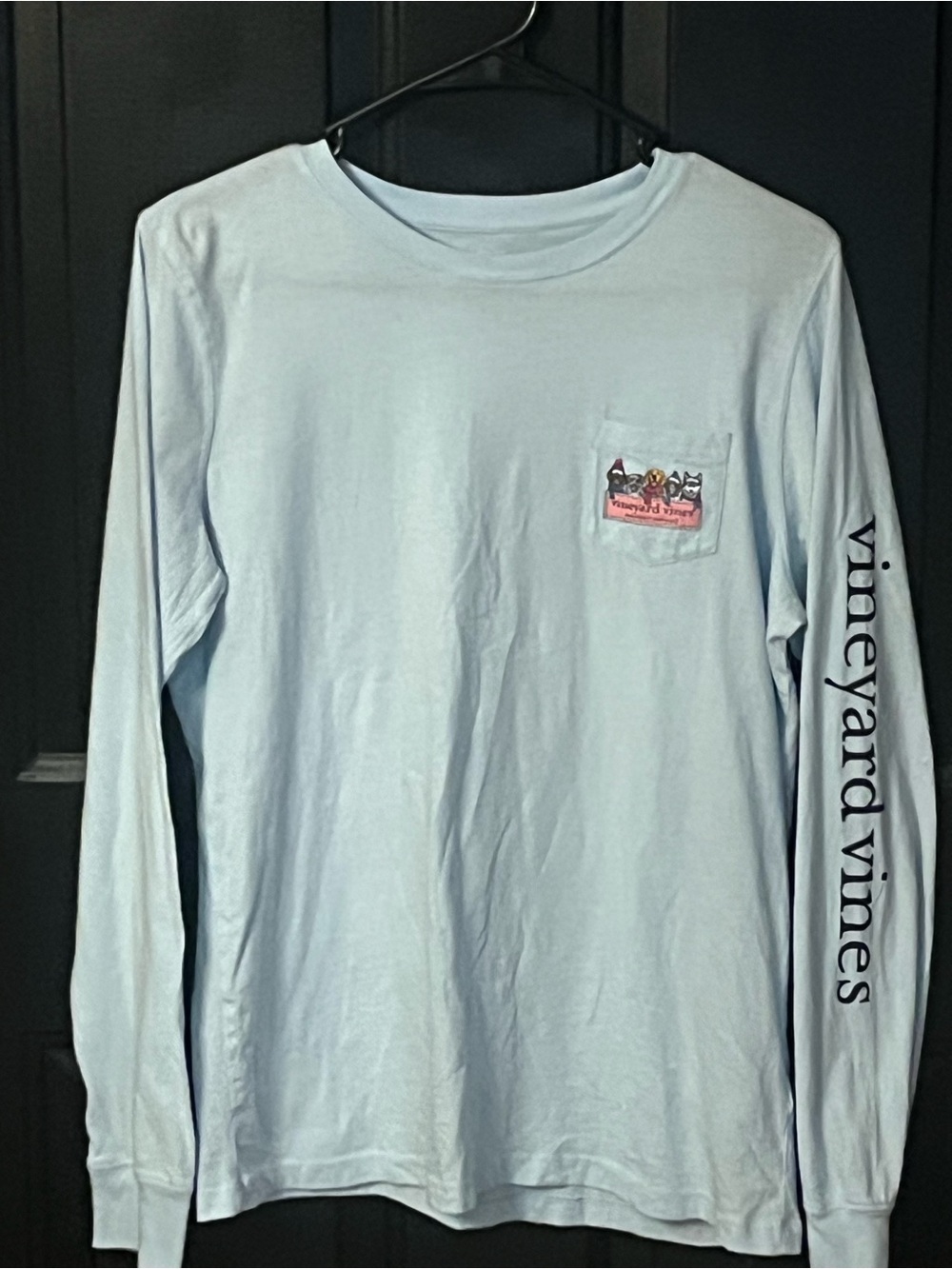 Vineyard Vines Men’s Light Blue Long-Sleeve Pocket Tee with Sleeve Logo